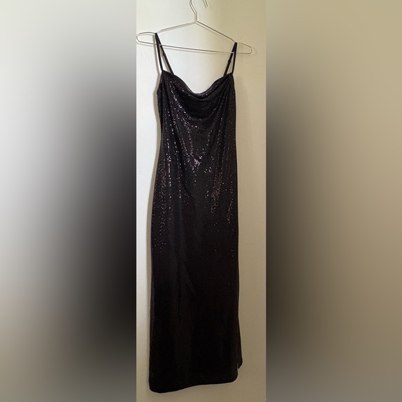 Dresses & Skirts - Elegant Black Sequin Dress